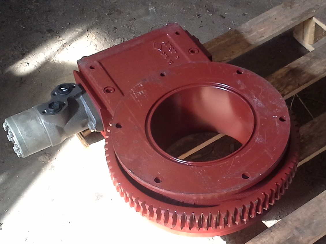 Hydraulinen kiertoliitin 8"